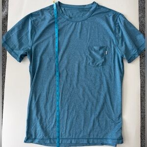 EUC Men’s Vuori Tradewind workout tee t shirt size large L mens